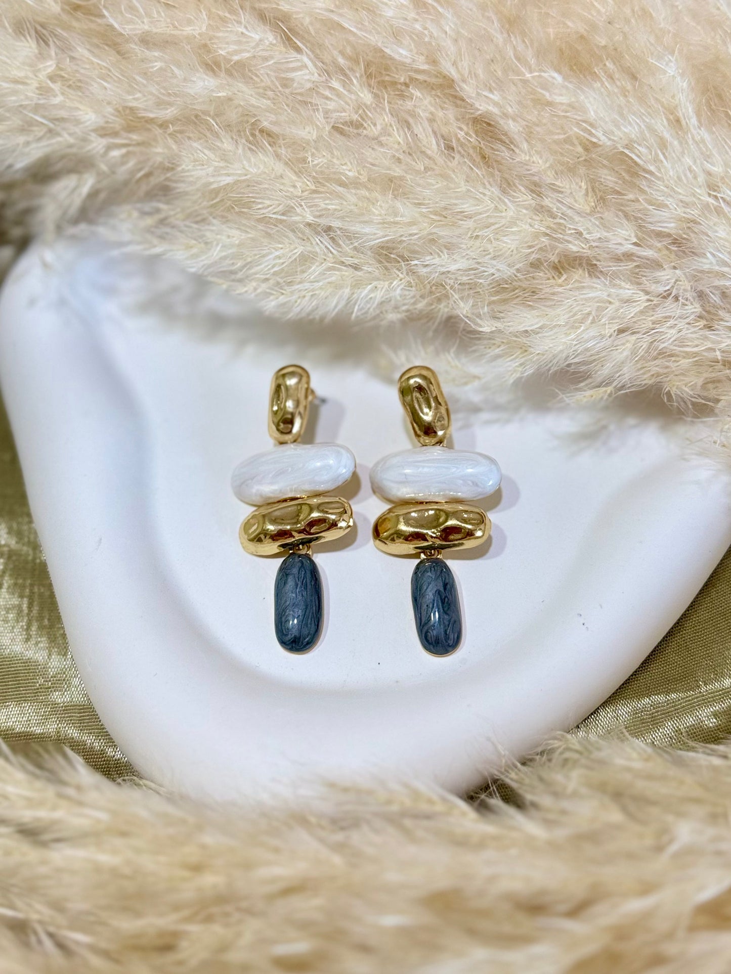 Aura Color Gold Detailed Turquoise Dangle Earrings